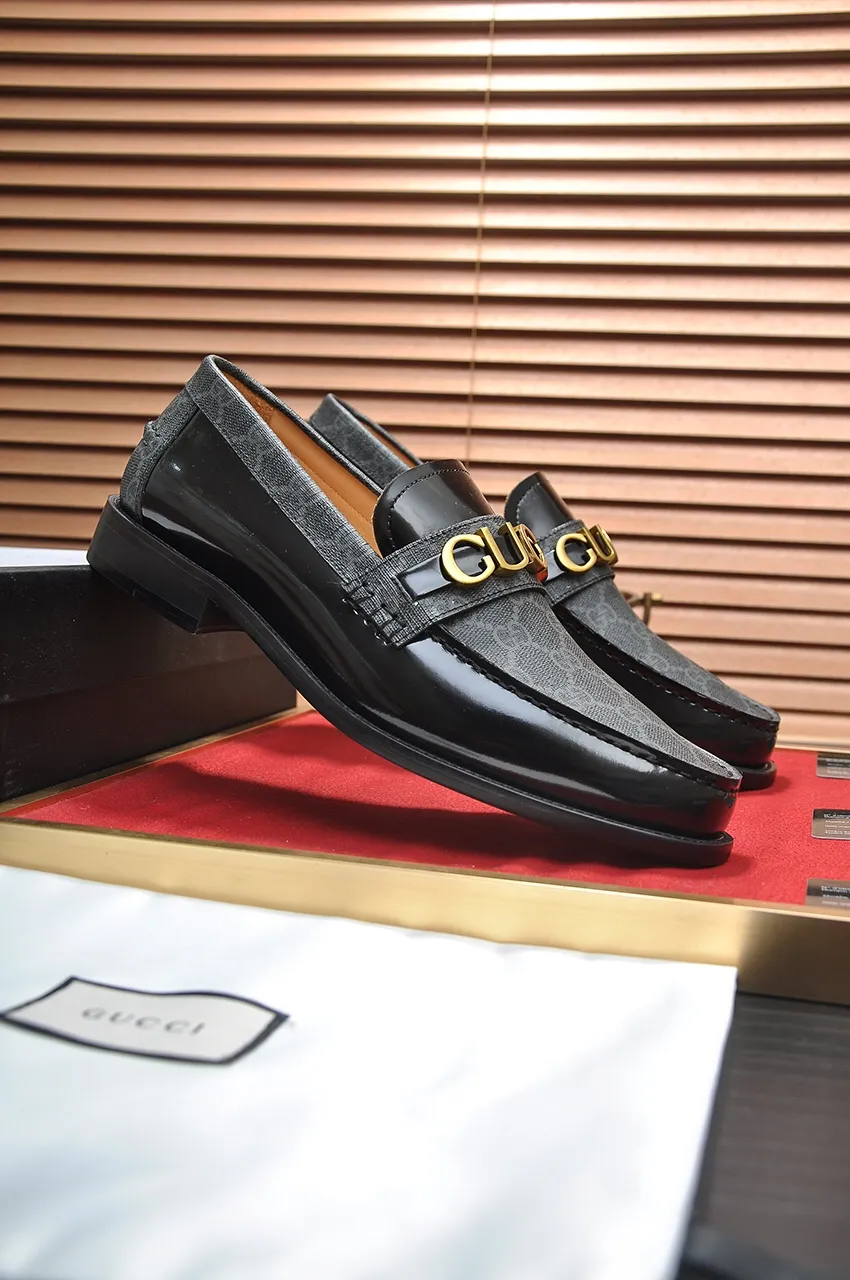 Men's shoes💰560💶Italy's top luxury men's shoe giant (GUCCI) (Gucci) (full cowhide lining) new arrival🍃Original European style🔰 Pleasant to the eye😍In order to make the shoes more durable and non-deformable🌀The production continues to follow traditional methods but there is still no lack of innovation💪Choose original sheepskin for the leather♻️ Smooth and natural And extra bright ⭐Made of imported cowhide, the first choice of rich people 38-45 (45 customized)